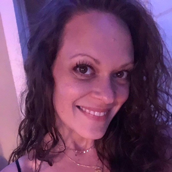 Meet your Posher, Suellen - Picture 1 of 2